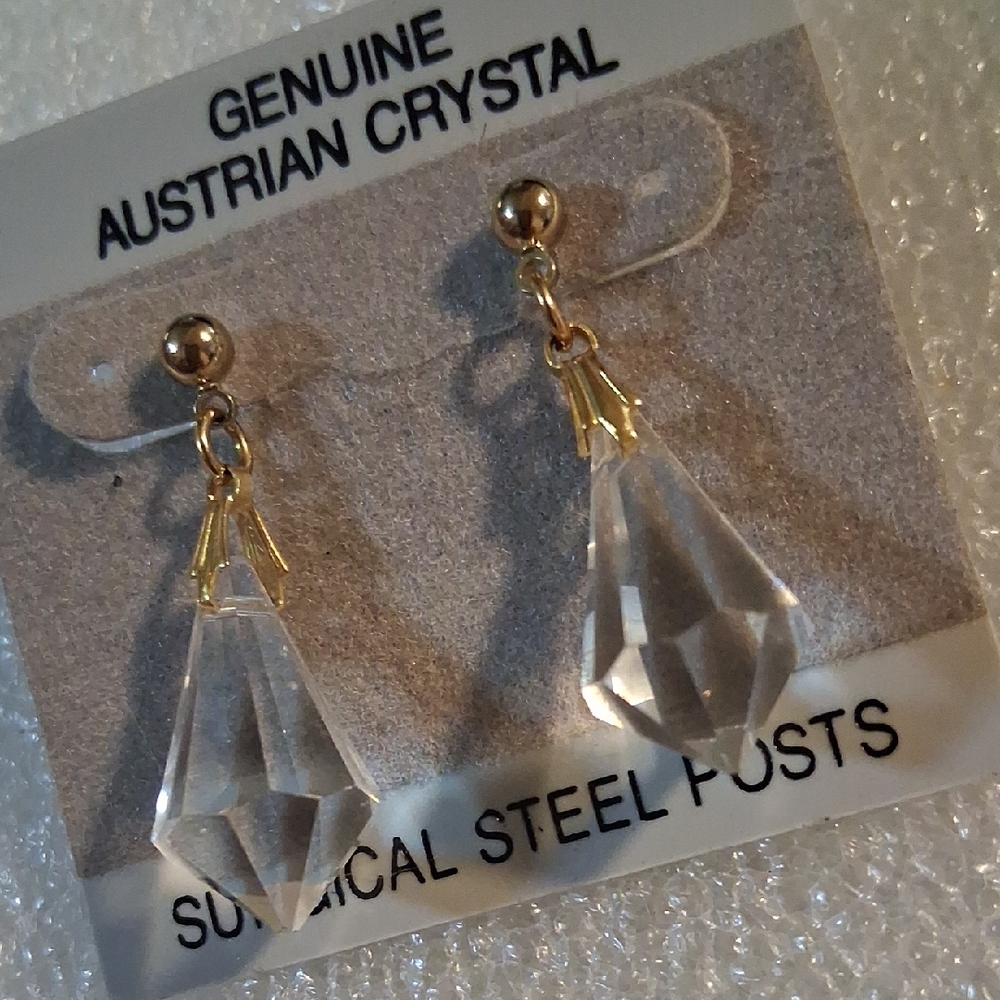 Genuine Austrain Crystal Dangle Earrings . - Picture 5 of 5
